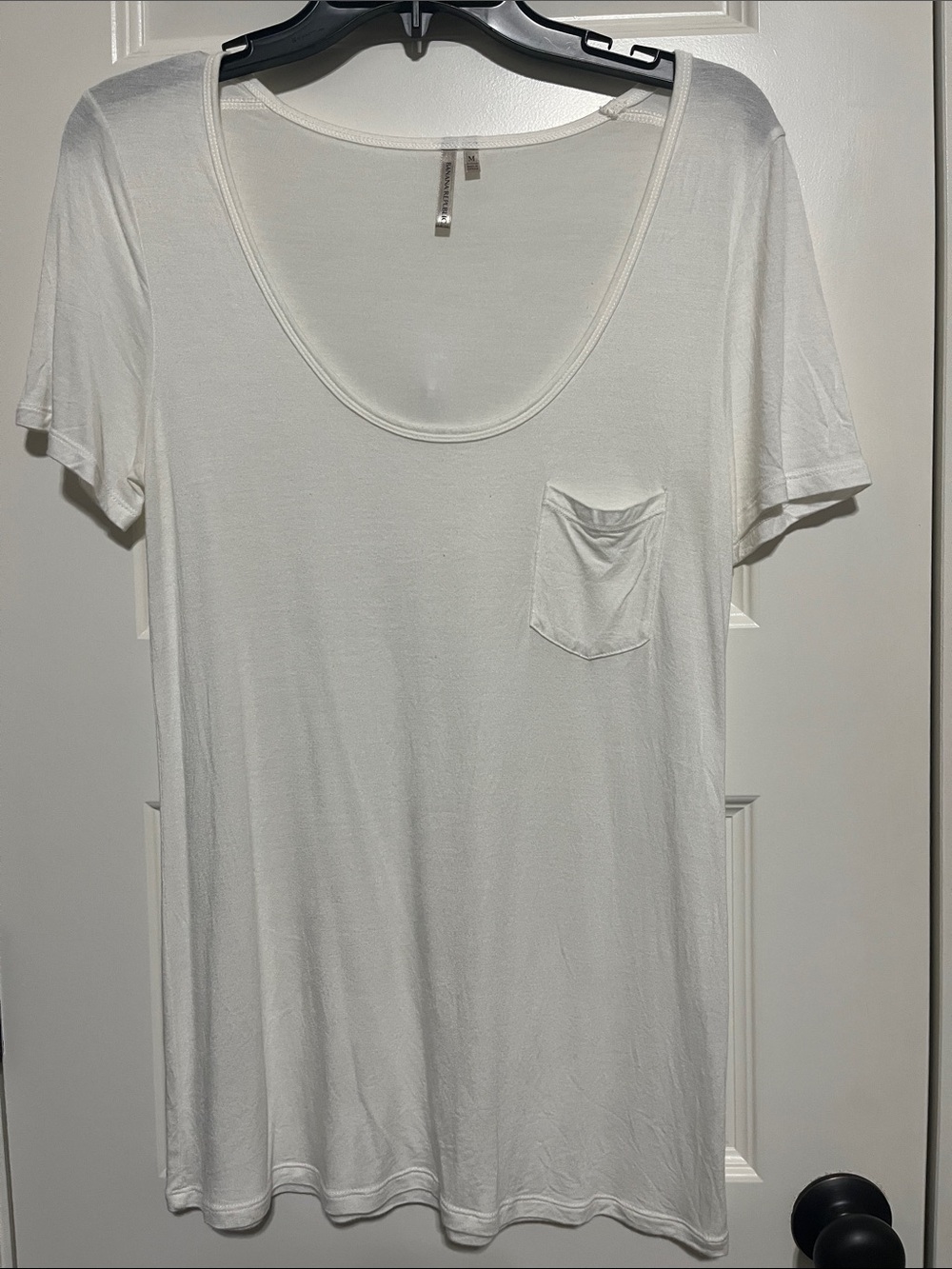 Banana republic Women's Scoop Neck Pocket Tee - White